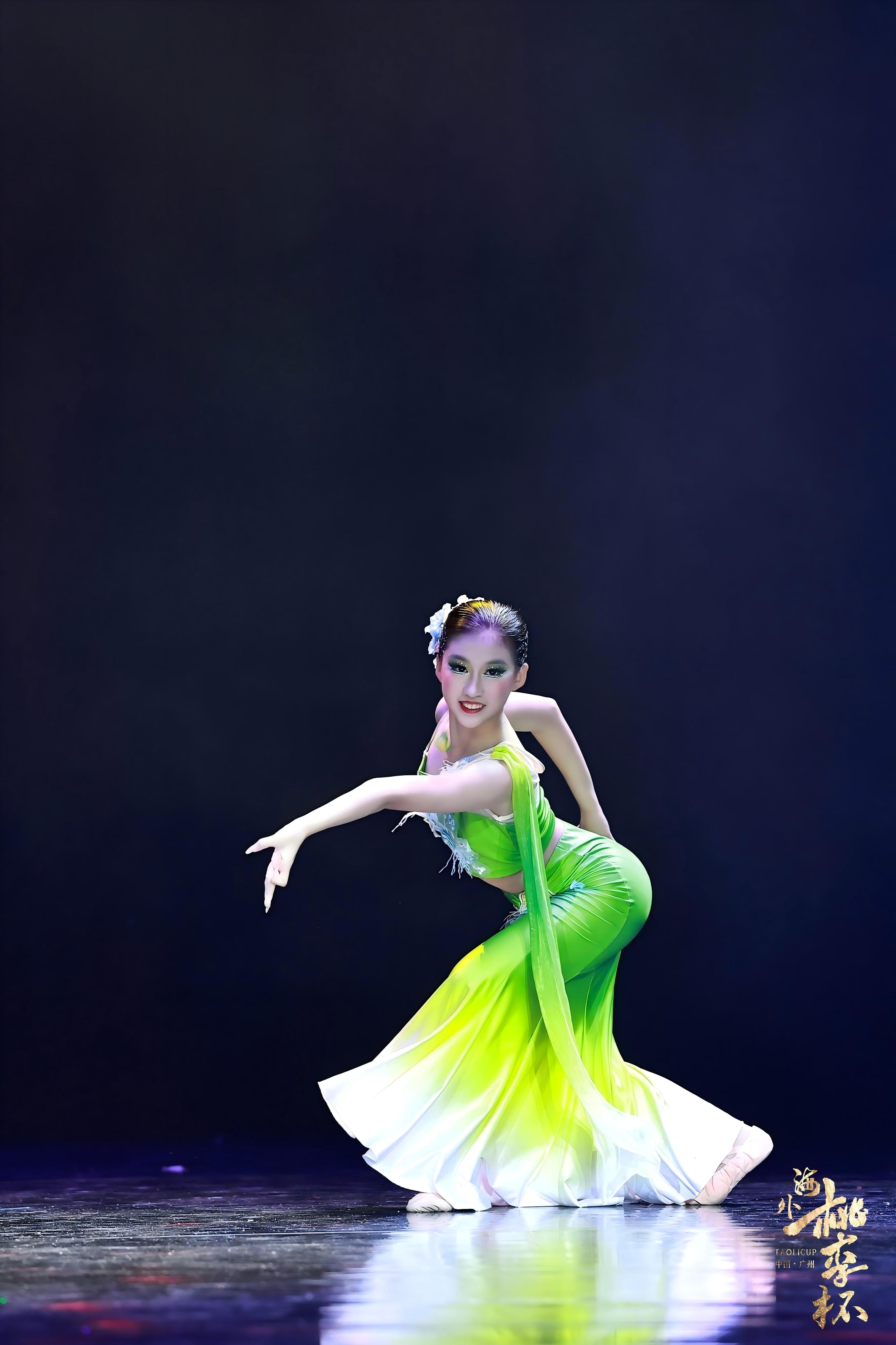 《彩云之南》.jpg